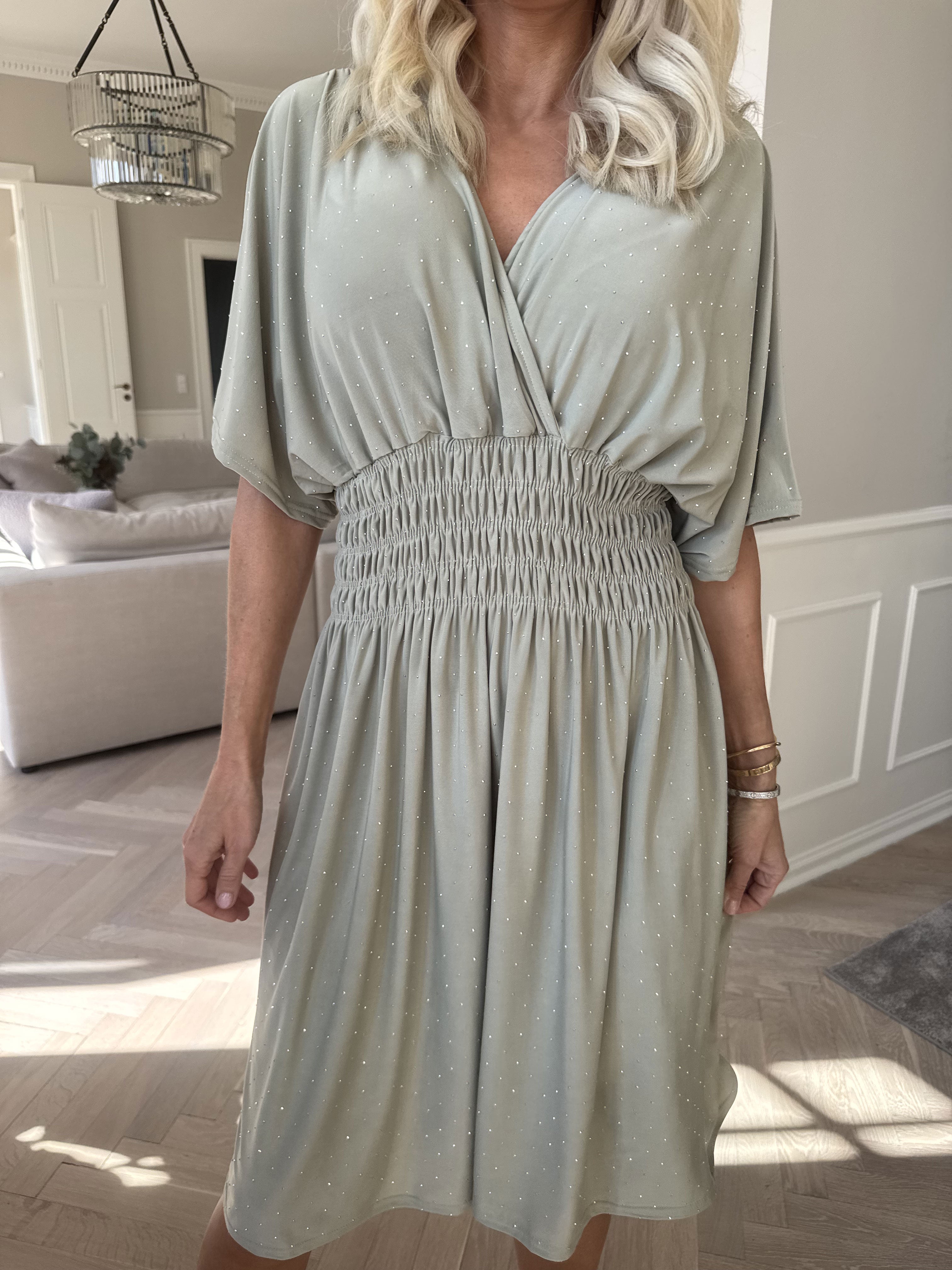 Pams Crystal Short - Kort elastisk klänning med strass